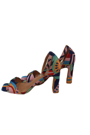 Scarpa con tacco fantasia