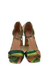 Scarpa con tacco fantasia