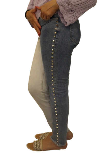 Jeans bicolor con borchie