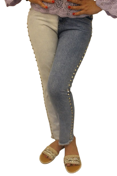 Jeans bicolor con borchie